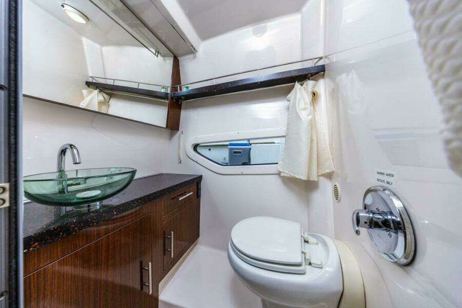 Fantasea 32ft Regal Yacht For Sale