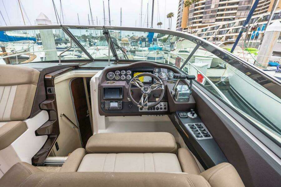 Fantasea 32ft Regal Yacht For Sale
