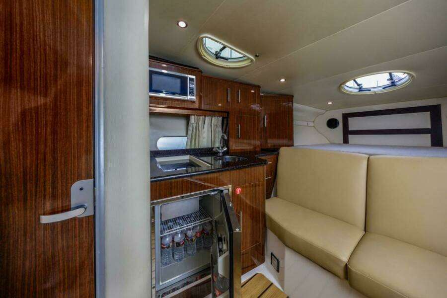 Fantasea 32ft Regal Yacht For Sale