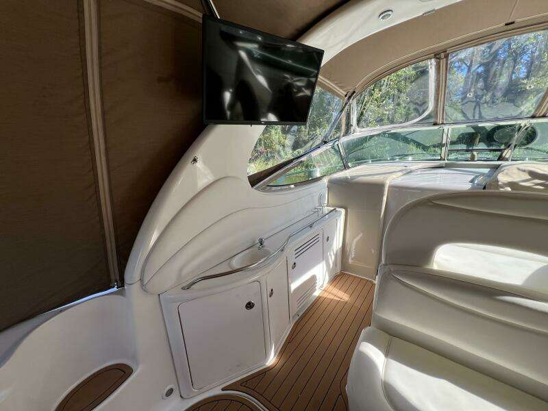 2002 Sea Ray 360 Sundancer Port side Wet Bar and TV