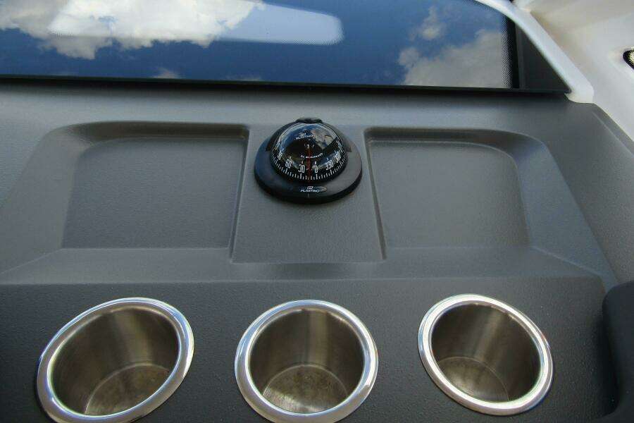 30ft Nimbus Yacht For Sale