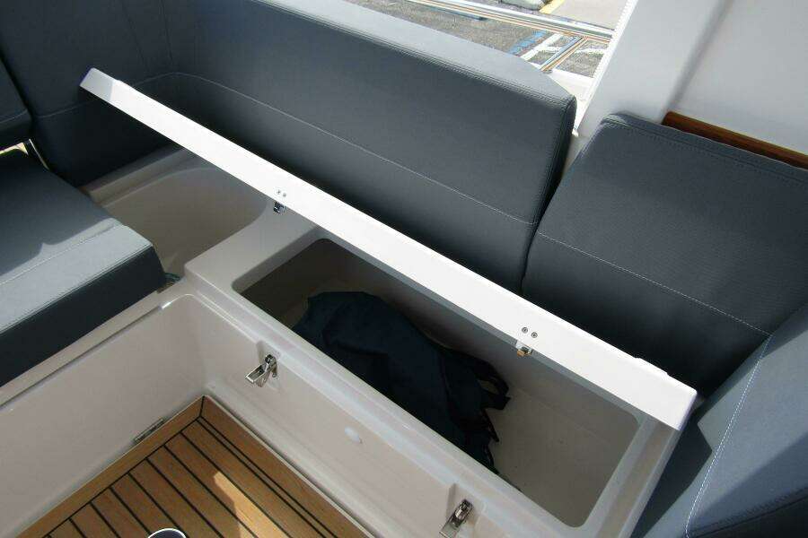 30ft Nimbus Yacht For Sale