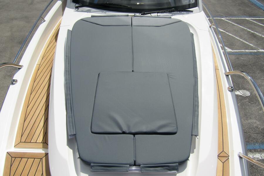 30' 2025 Nimbus Weekender 9