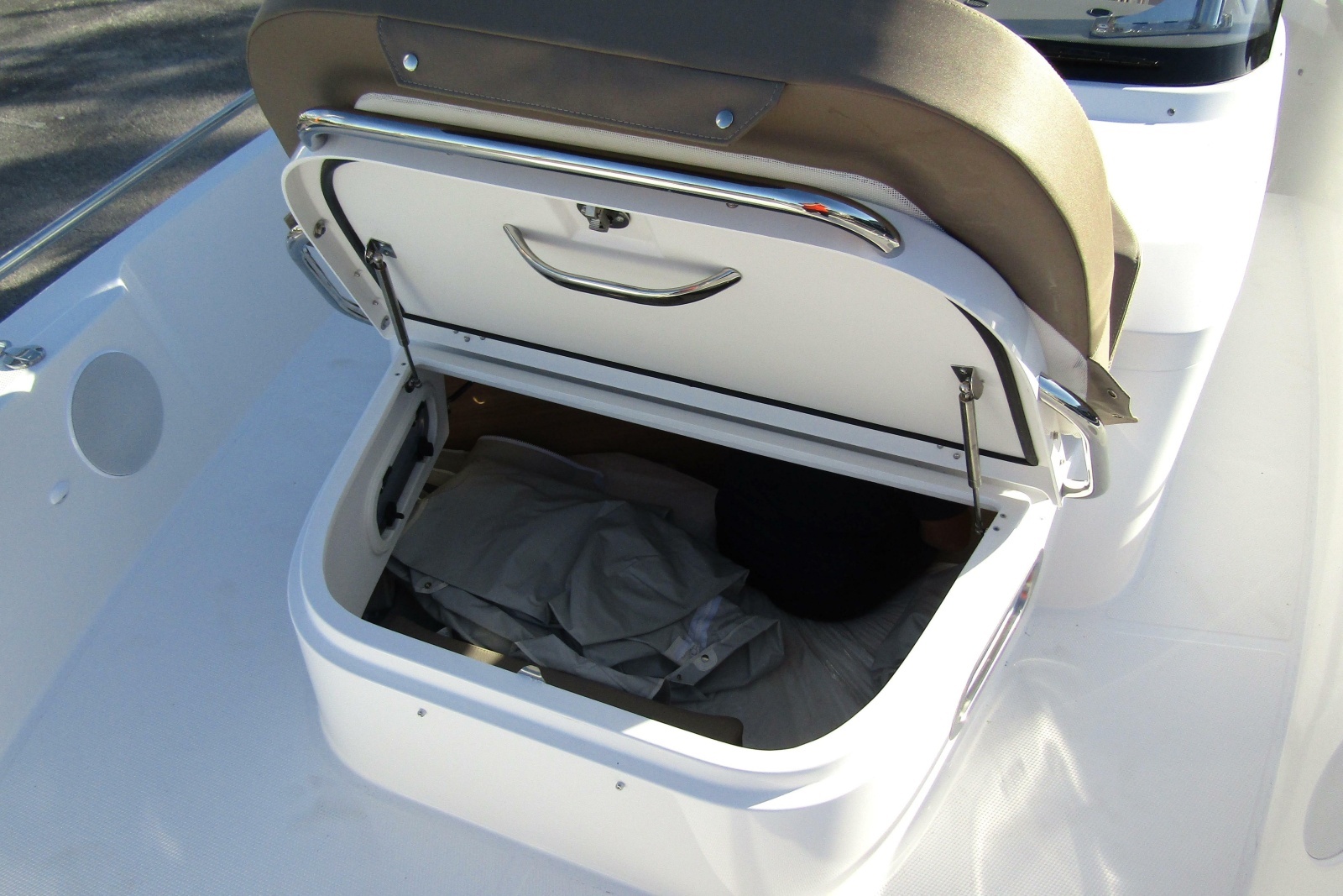 2025 Nimbus Tender 9