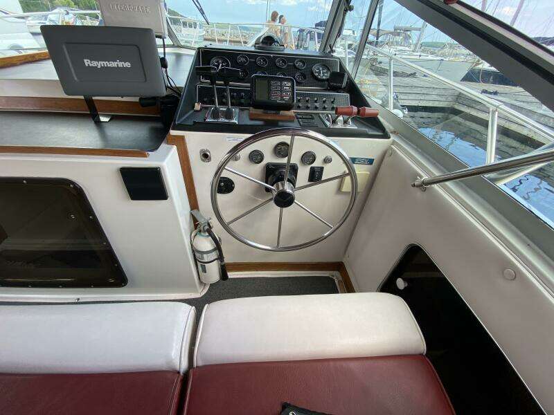 Nice n Naughty 33ft Chris Craft Yacht For Sale