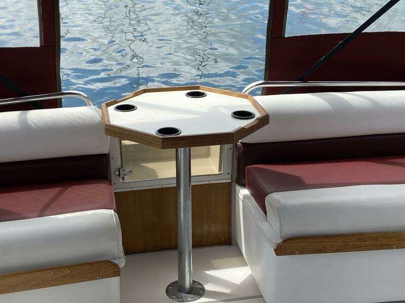Nice n Naughty 33ft Chris Craft Yacht For Sale