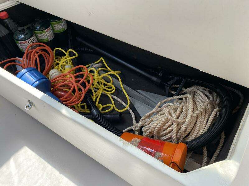 Nice n Naughty 33ft Chris Craft Yacht For Sale