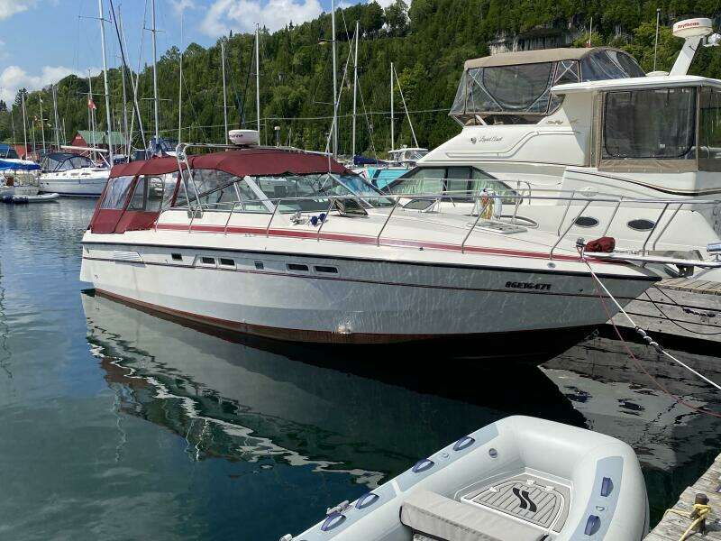 Nice n Naughty 33ft Chris Craft Yacht For Sale