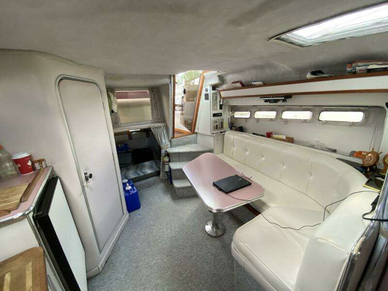 Nice n Naughty 33ft Chris Craft Yacht For Sale