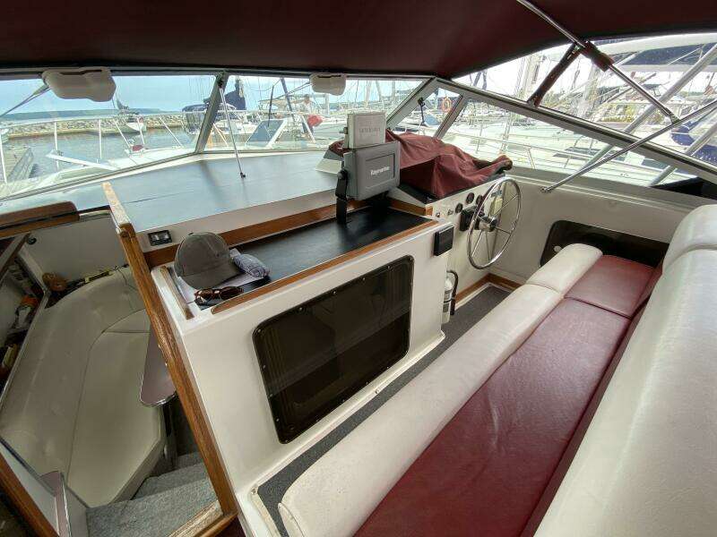 Nice n Naughty 33ft Chris Craft Yacht For Sale