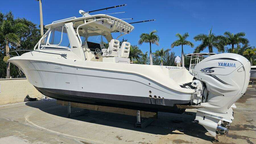 35ft Hydra Sports Yacht For Sale