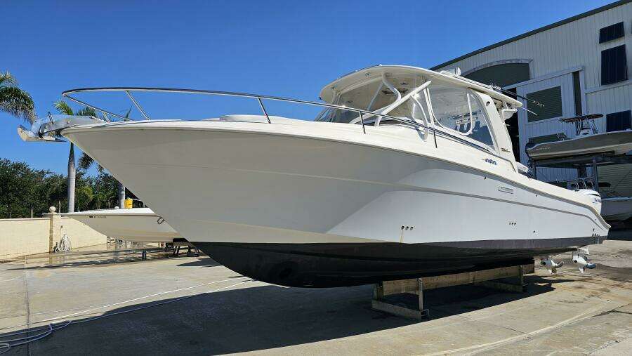 35ft Hydra Sports Yacht For Sale