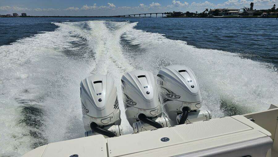 35ft Hydra Sports Yacht For Sale