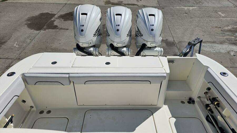 35ft Hydra Sports Yacht For Sale