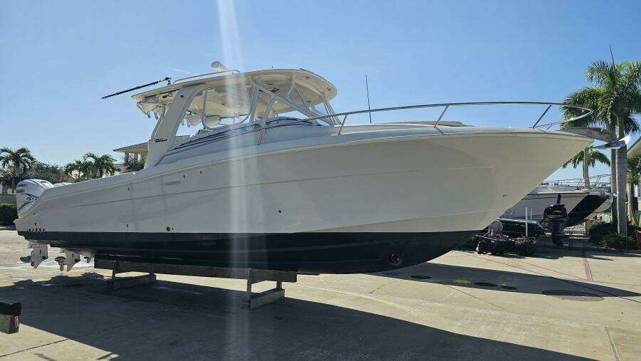 35ft Hydra Sports Yacht For Sale