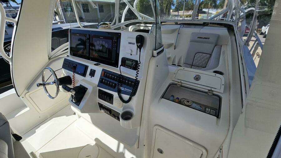 35ft Hydra Sports Yacht For Sale