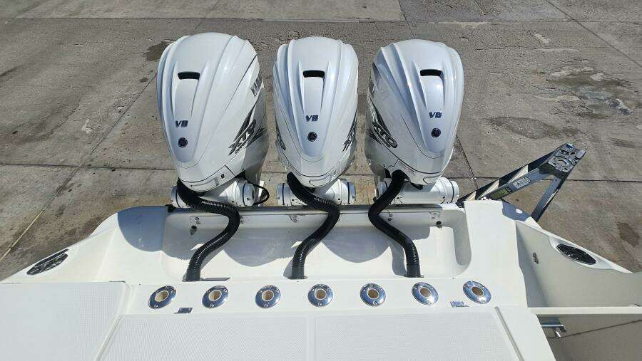 35ft Hydra Sports Yacht For Sale