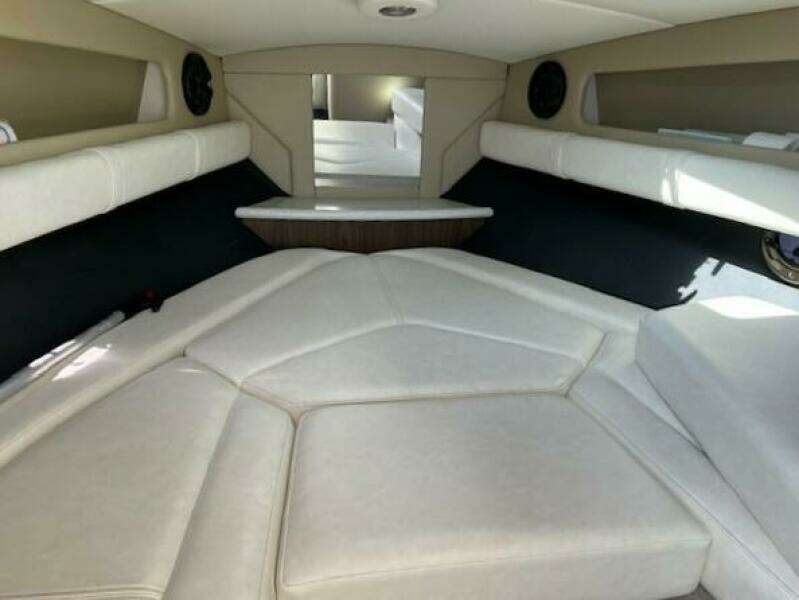 26ft Rinker Yacht For Sale