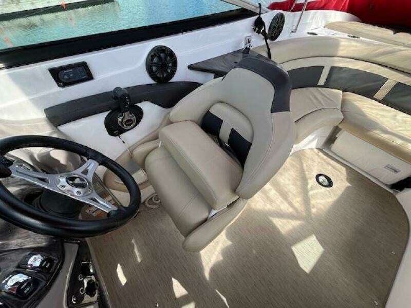 26ft Rinker Yacht For Sale