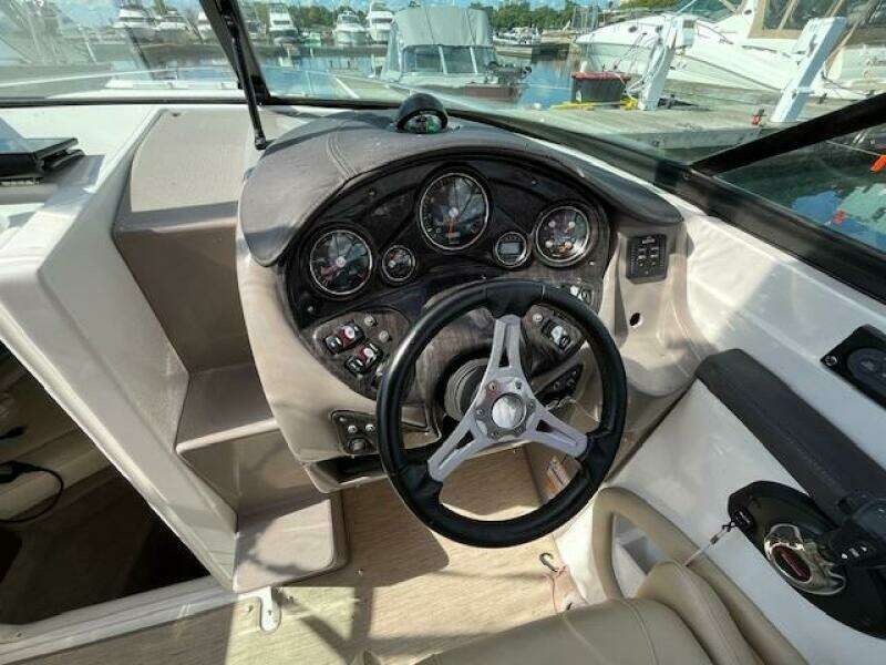 26ft Rinker Yacht For Sale