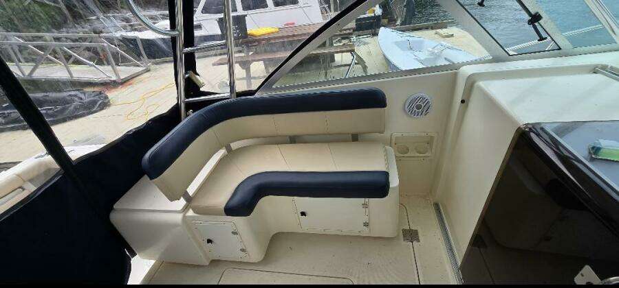 30ft Pursuit Yacht For Sale