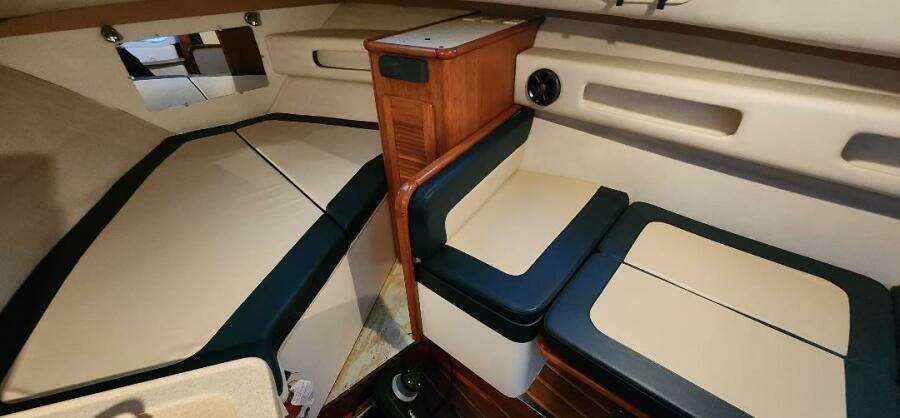 30ft Pursuit Yacht For Sale