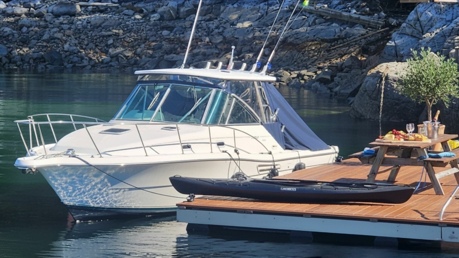 30ft Pursuit Yacht For Sale