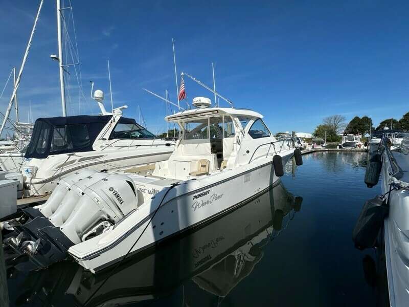 Wave Paver 35ft Pursuit Yacht For Sale