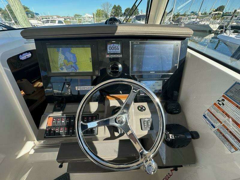 Wave Paver 35ft Pursuit Yacht For Sale