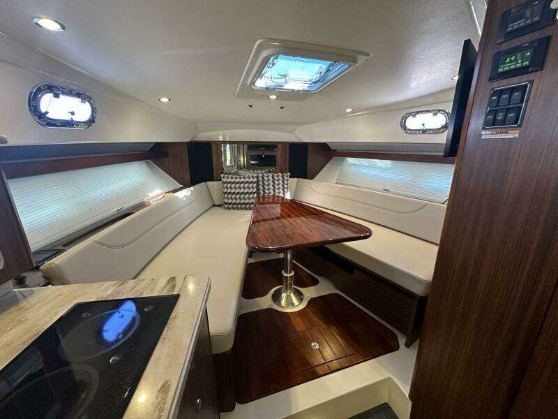 Wave Paver 35ft Pursuit Yacht For Sale