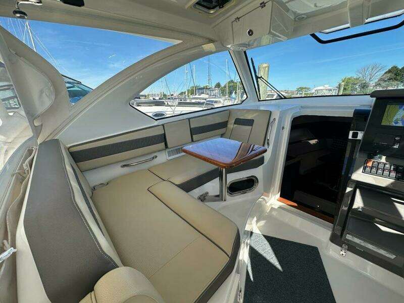 Wave Paver 35ft Pursuit Yacht For Sale