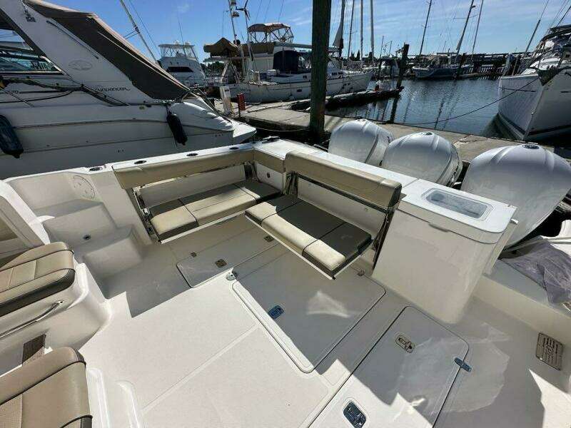 Wave Paver 35ft Pursuit Yacht For Sale
