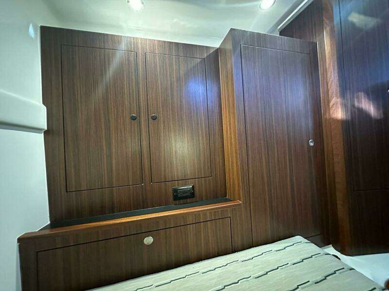 Wave Paver 35ft Pursuit Yacht For Sale
