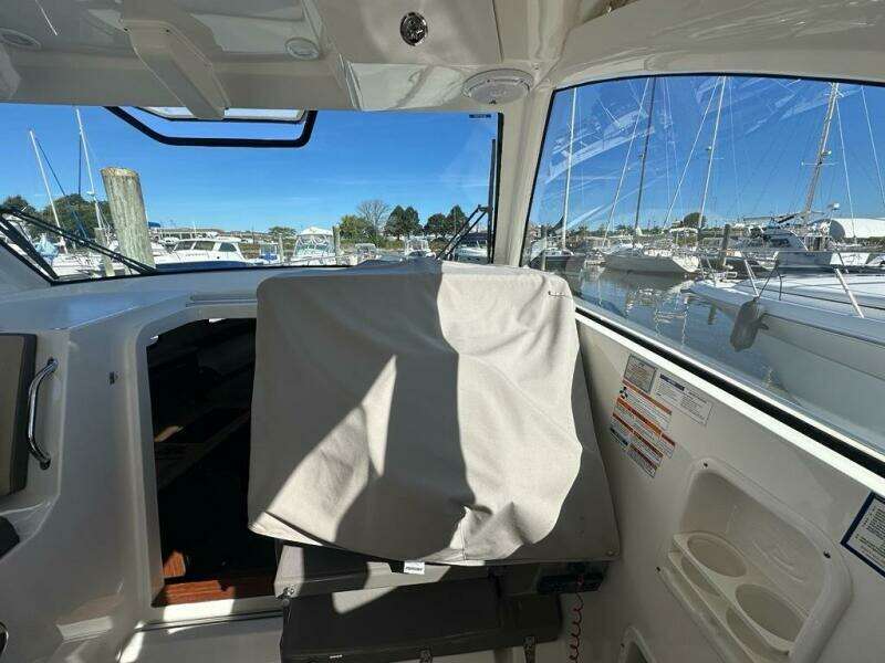 Wave Paver 35ft Pursuit Yacht For Sale