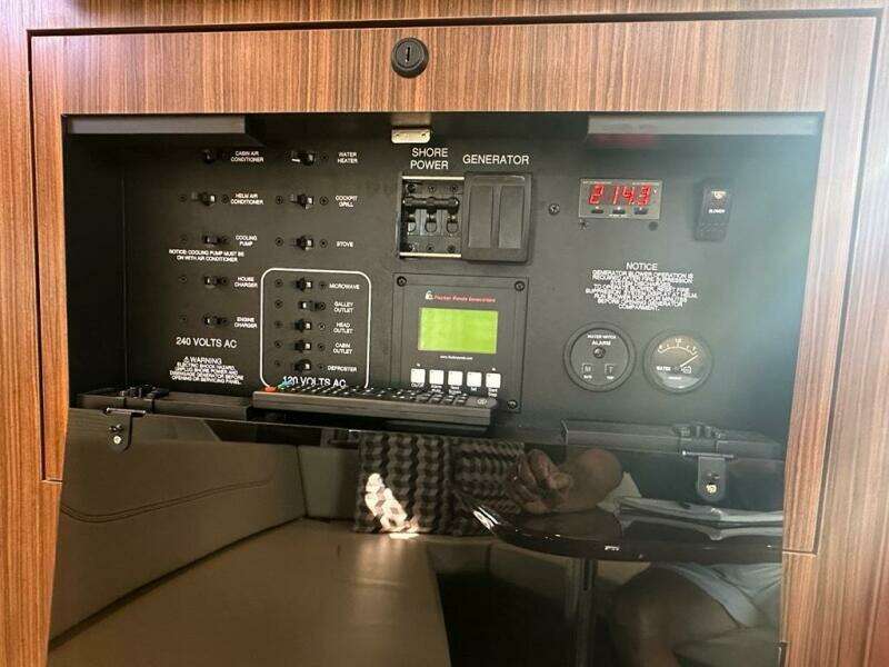 Wave Paver 35ft Pursuit Yacht For Sale