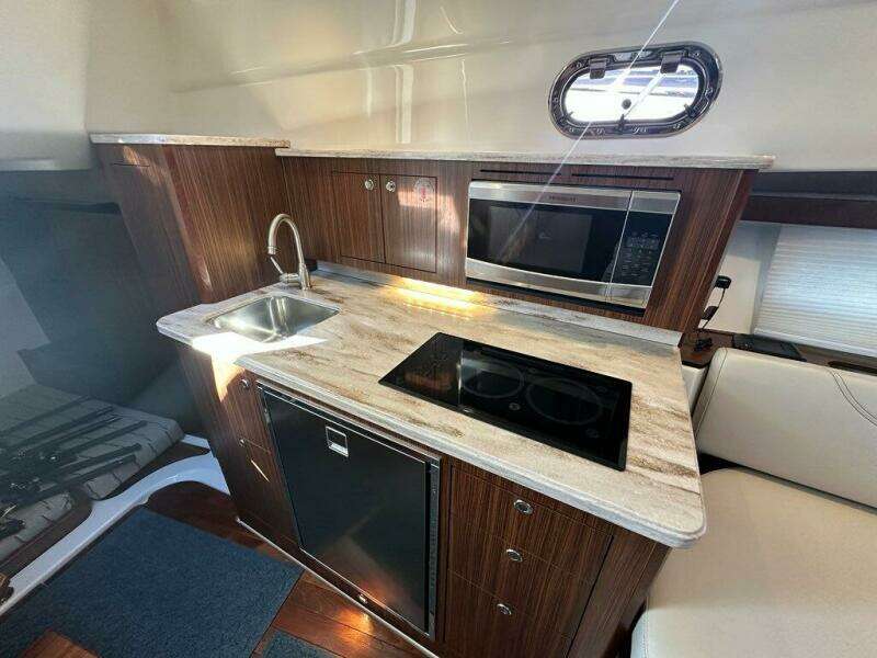 Wave Paver 35ft Pursuit Yacht For Sale