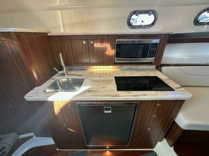 Wave Paver 35ft Pursuit Yacht For Sale
