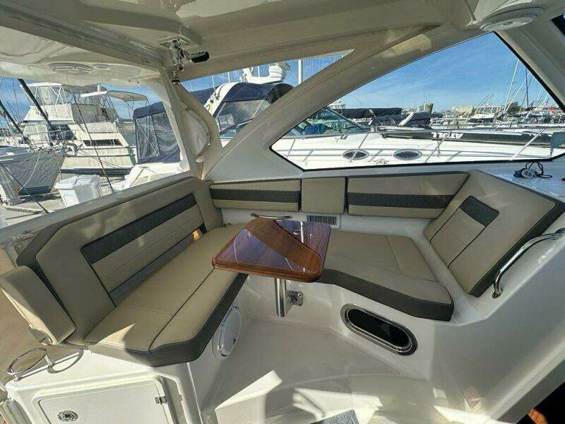 Wave Paver 35ft Pursuit Yacht For Sale