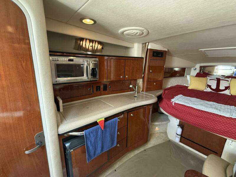 32ft Sea Ray Yacht For Sale