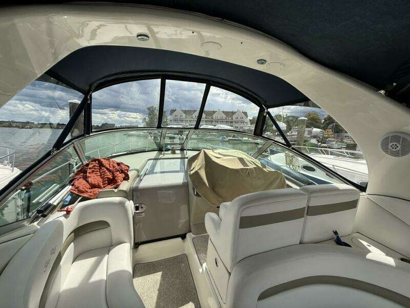 32ft Sea Ray Yacht For Sale