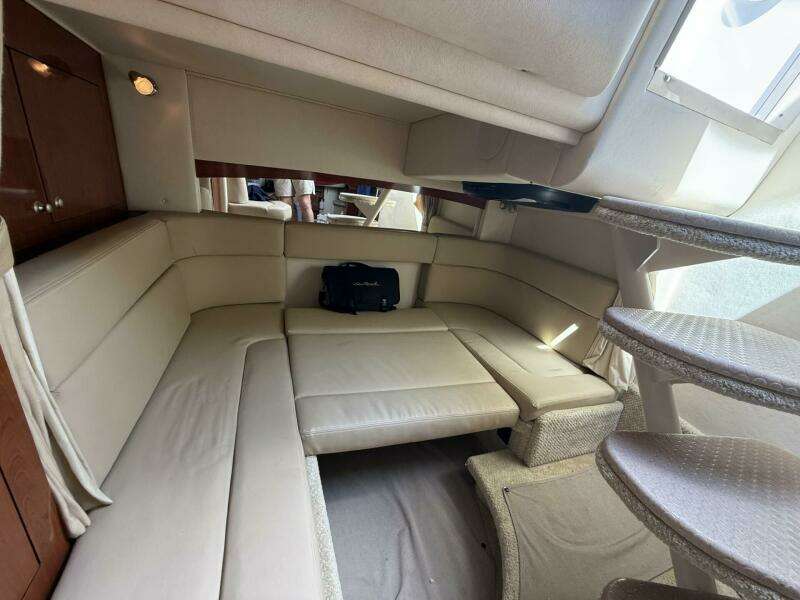 32ft Sea Ray Yacht For Sale