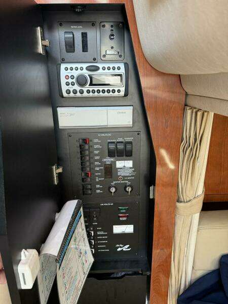 32ft Sea Ray Yacht For Sale