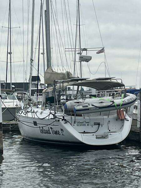 Island Time 44ft Beneteau Yacht For Sale