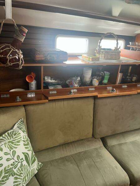 Island Time 44ft Beneteau Yacht For Sale