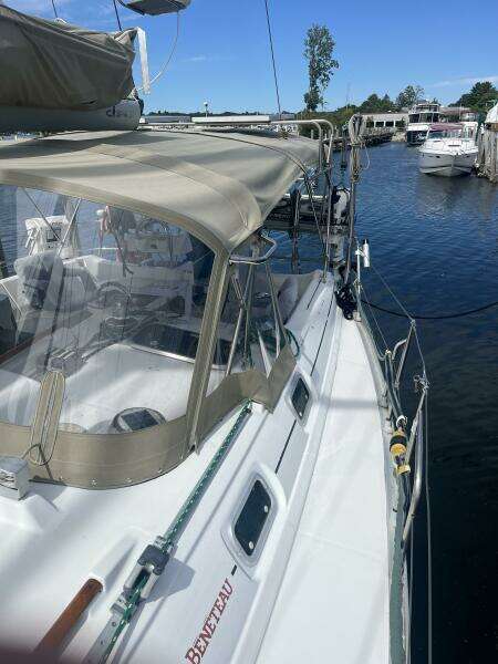 Island Time 44ft Beneteau Yacht For Sale