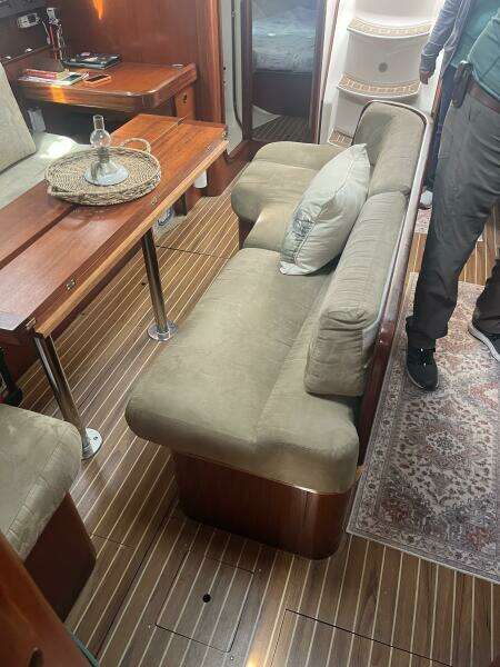 Island Time 44ft Beneteau Yacht For Sale