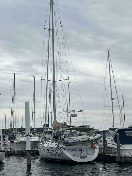 Island Time 44ft Beneteau Yacht For Sale