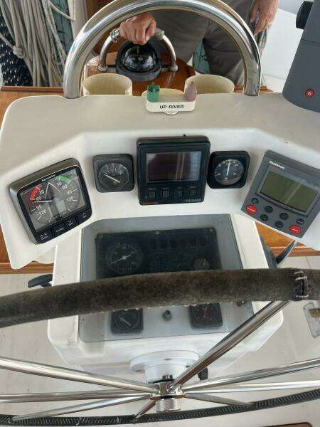 Island Time 44ft Beneteau Yacht For Sale