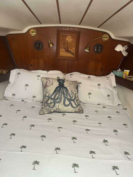 Island Time 44ft Beneteau Yacht For Sale