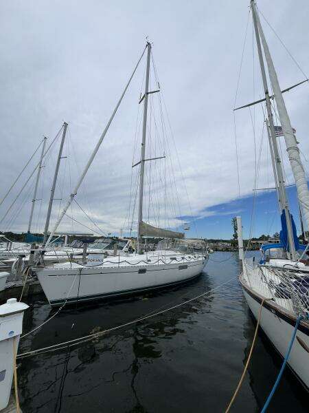 Island Time 44ft Beneteau Yacht For Sale